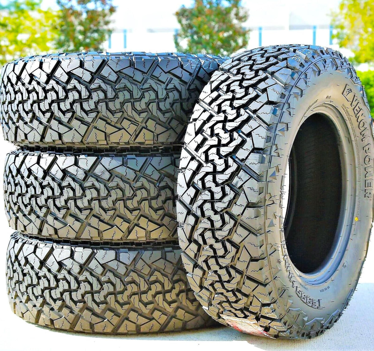 4 x LT265/70R18 Tires Z579492