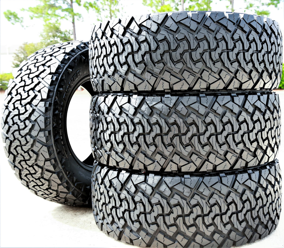 4 x LT265/70R18 Tires Z579492